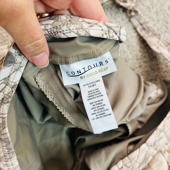 Coco Reef Contours Crocodile Twist Shaping One-Piece Swimsuit - Picture 5 of 7